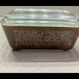 Pyrex Vintage Woodland Refrigerator Dish 502 B